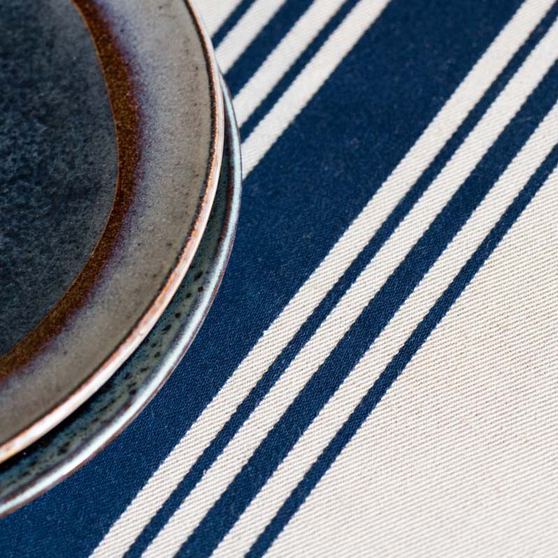 Rayure bleue béarn sur un linge basque authentique