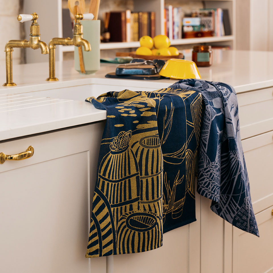 TORCHON PÊCHEURS AUX CASIERS – Image 2